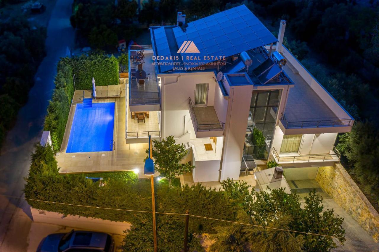 Luxury Villa Loutraki With Private Heated Pool Экстерьер фото