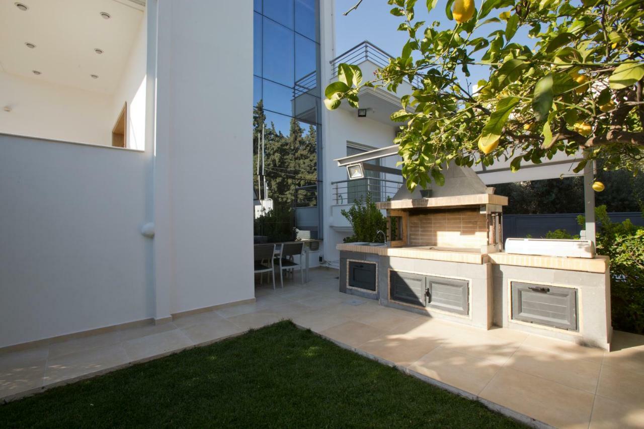 Luxury Villa Loutraki With Private Heated Pool Экстерьер фото