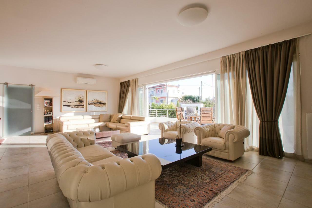 Luxury Villa Loutraki With Private Heated Pool Экстерьер фото