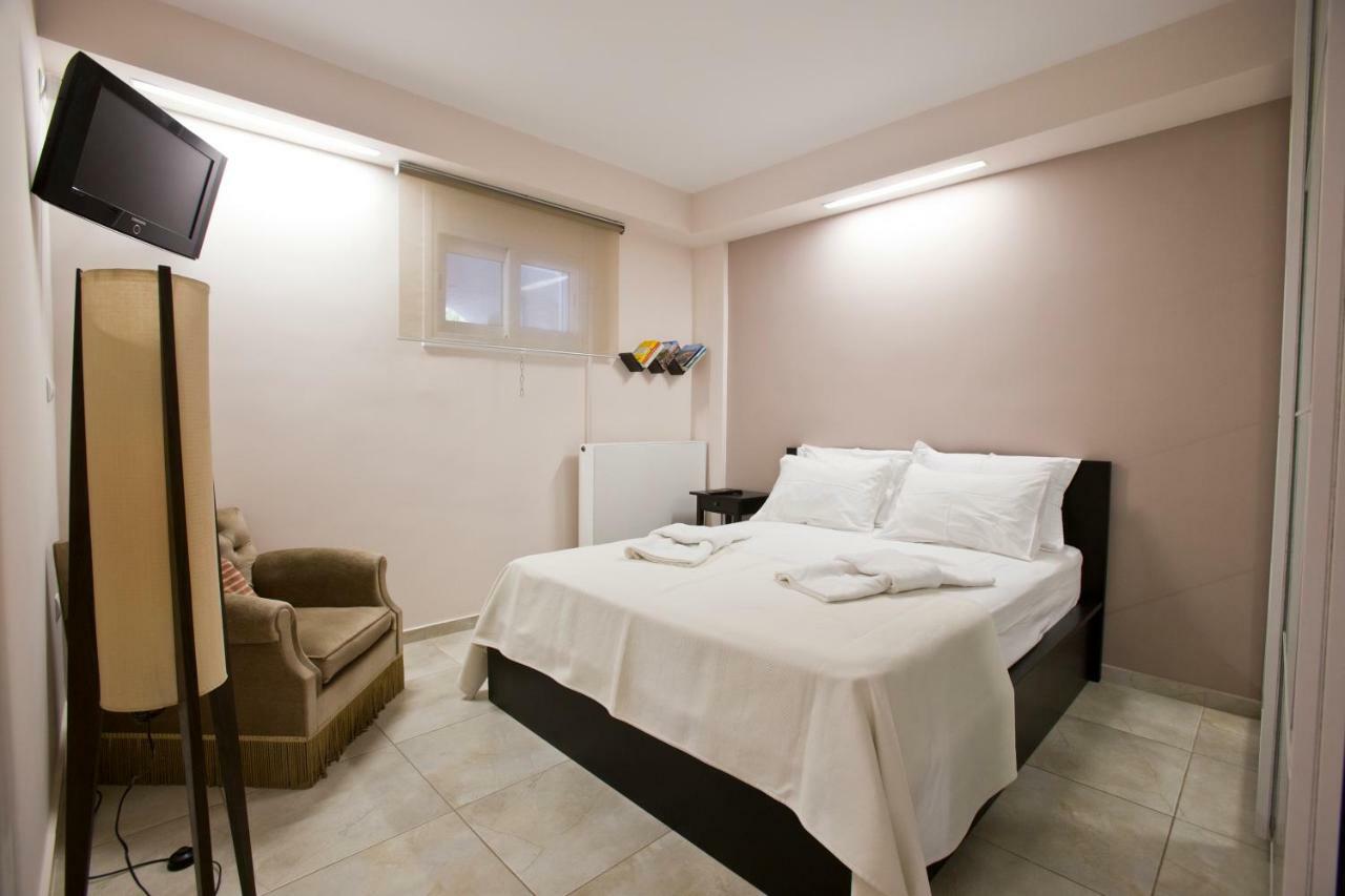 Luxury Villa Loutraki With Private Heated Pool Экстерьер фото