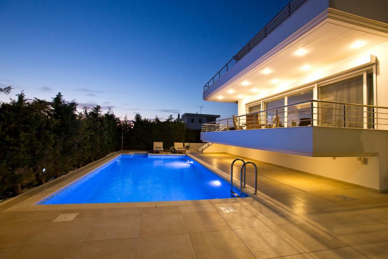 Luxury Villa Loutraki With Private Heated Pool Экстерьер фото